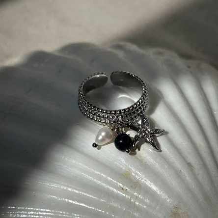 "Объятия волн"